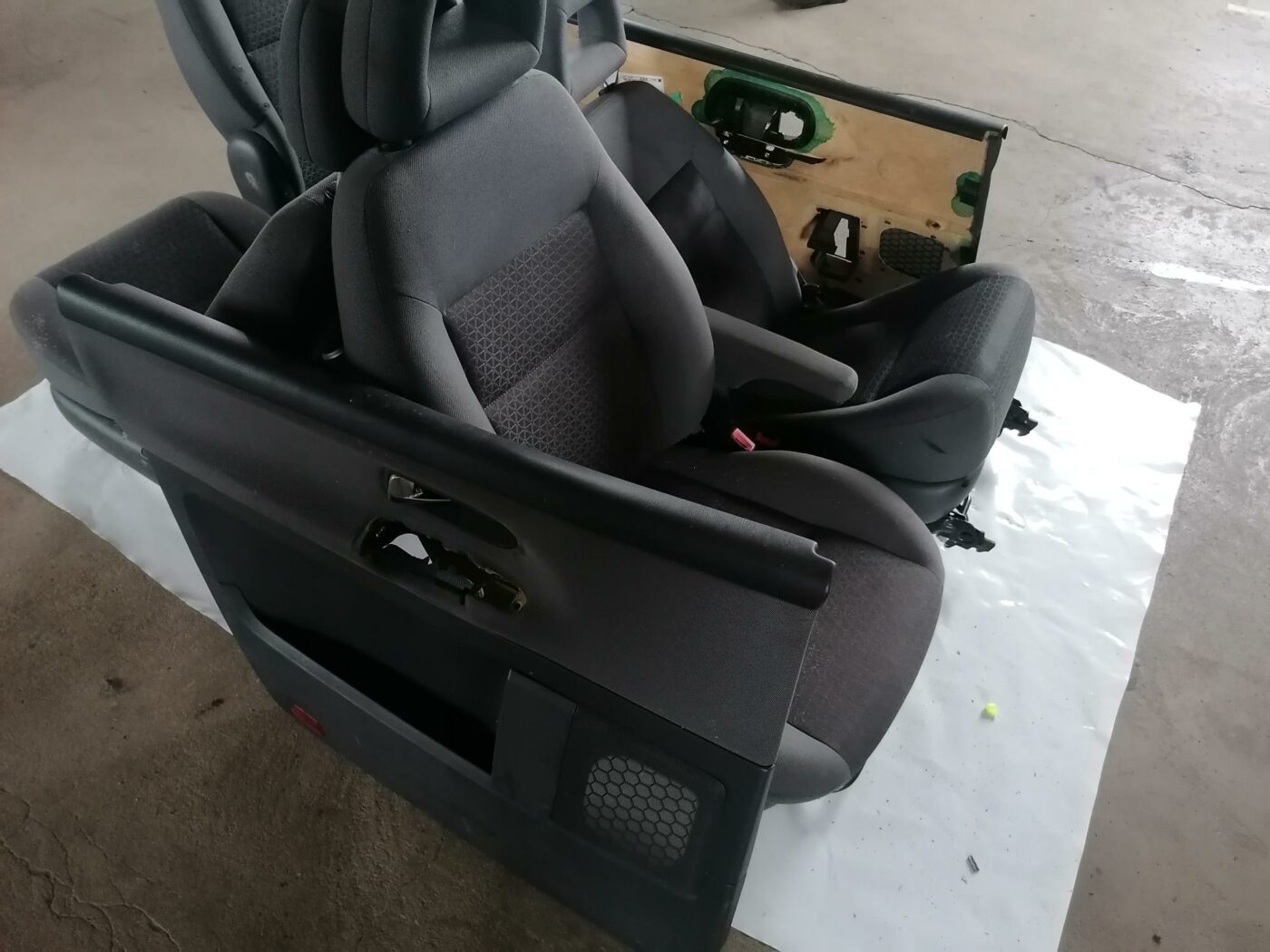 Sēdekļu komplekts priekš FORD GALAXY 2005 3 Sēdekļu komplekts priekš FORD GALAXY 2005