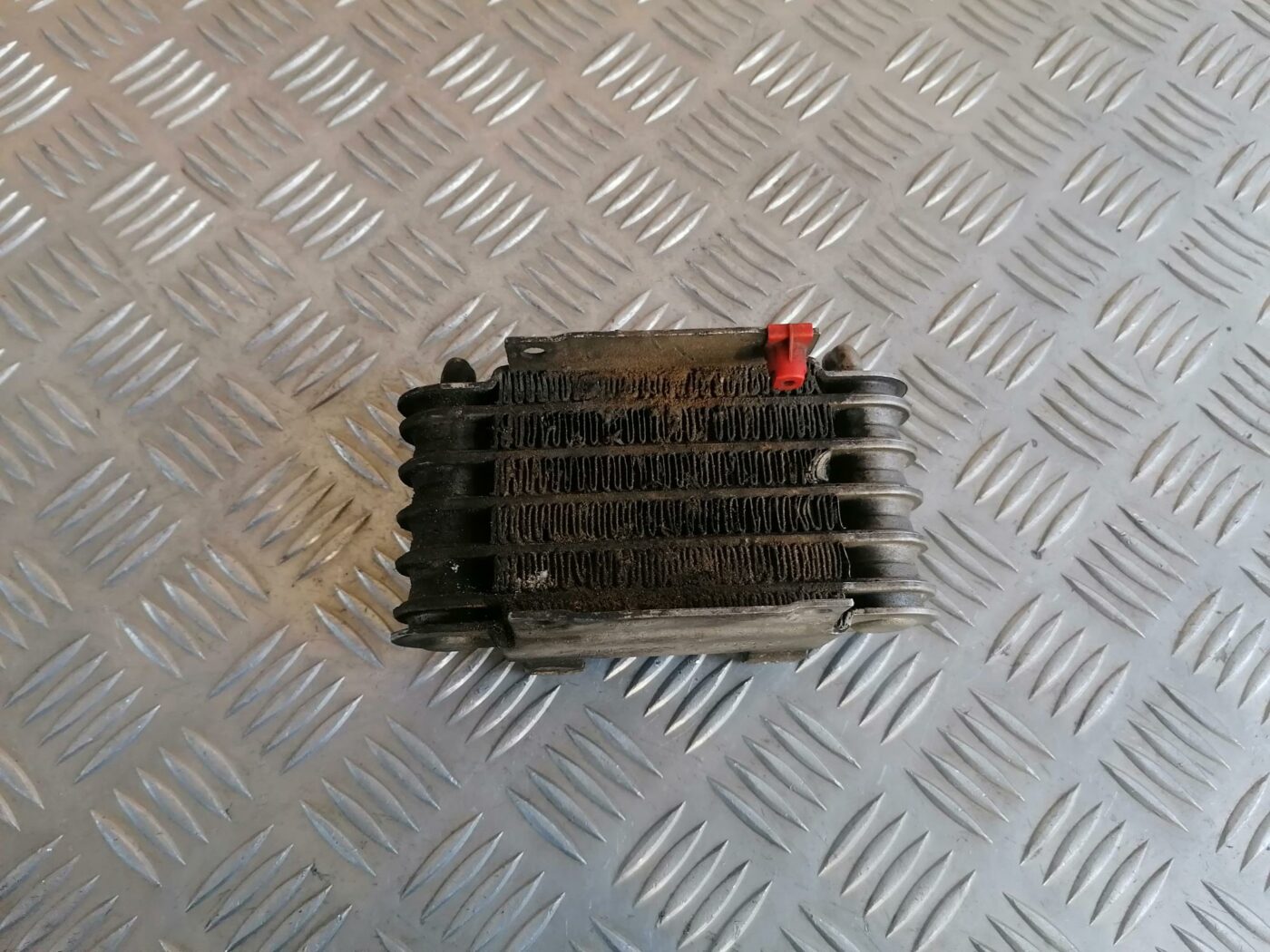 Degvielas dzēsēšanas radiators priekš BMW 530D E39 2001 TOURING 2 Degvielas dzēsēšanas radiators priekš BMW 530D E39 2001 TOURING