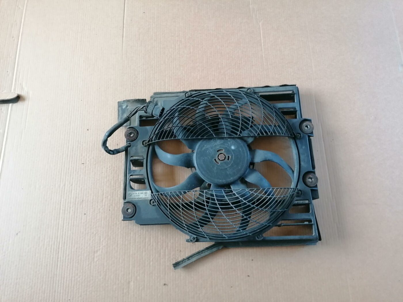 Dzesēšanas radiatora ventilators priekš BMW 530D E39 2001 TOURING 1 Dzesēšanas radiatora ventilators priekš BMW 530D E39 2001 TOURING