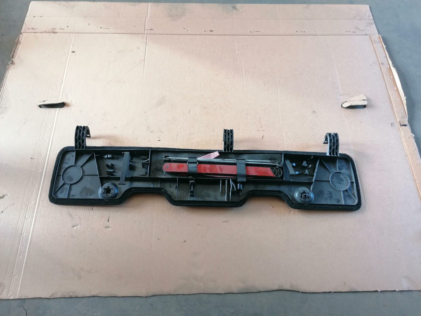 Bagāžnieka grīdas daļa priekš BMW 530D E39 2001 TOURING 2 Bagāžnieka grīdas daļa priekš BMW 530D E39 2001 TOURING