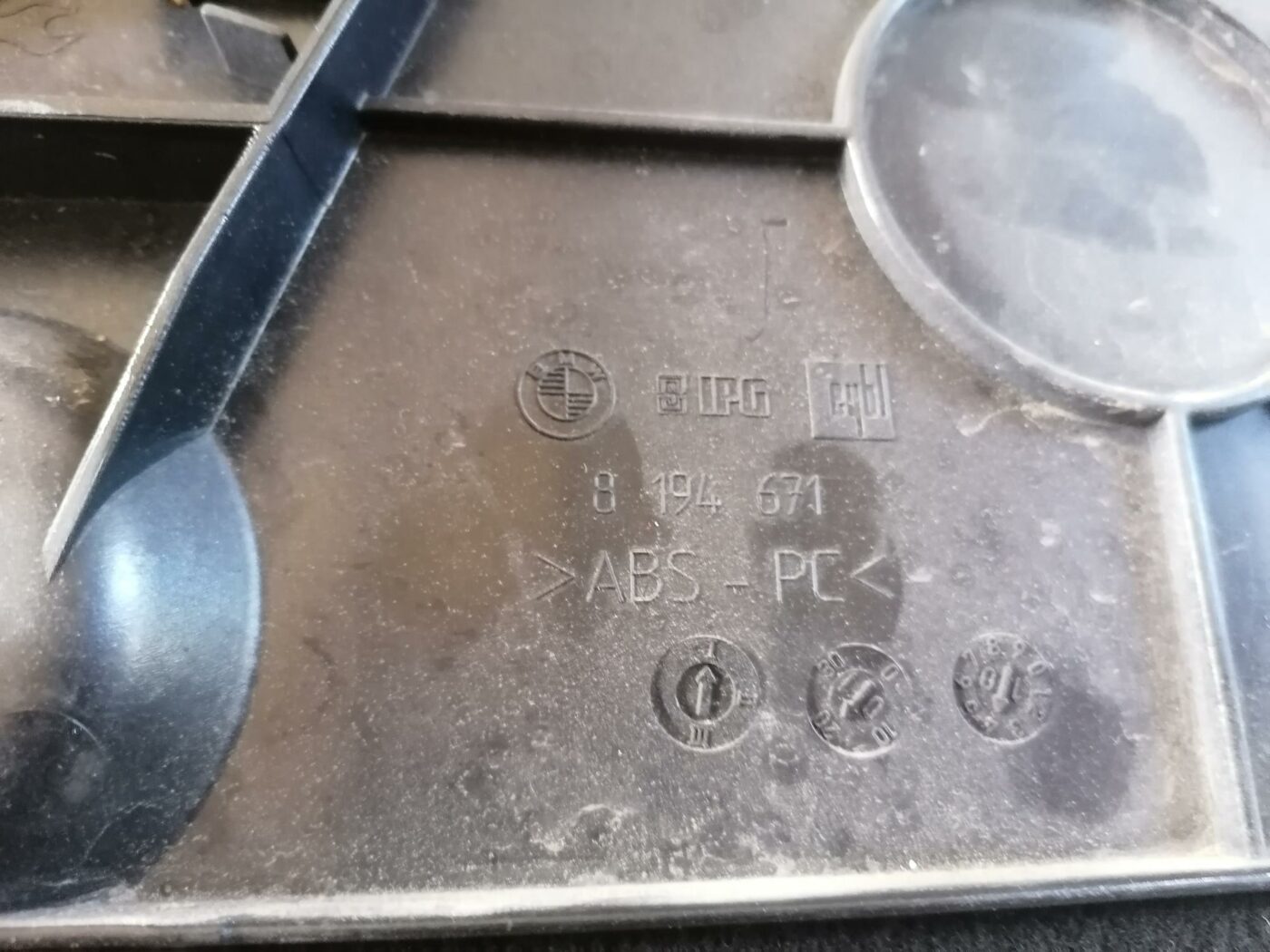 Bagāžnieka grīdas daļa priekš BMW 530D E39 2001 TOURING 3 Bagāžnieka grīdas daļa priekš BMW 530D E39 2001 TOURING