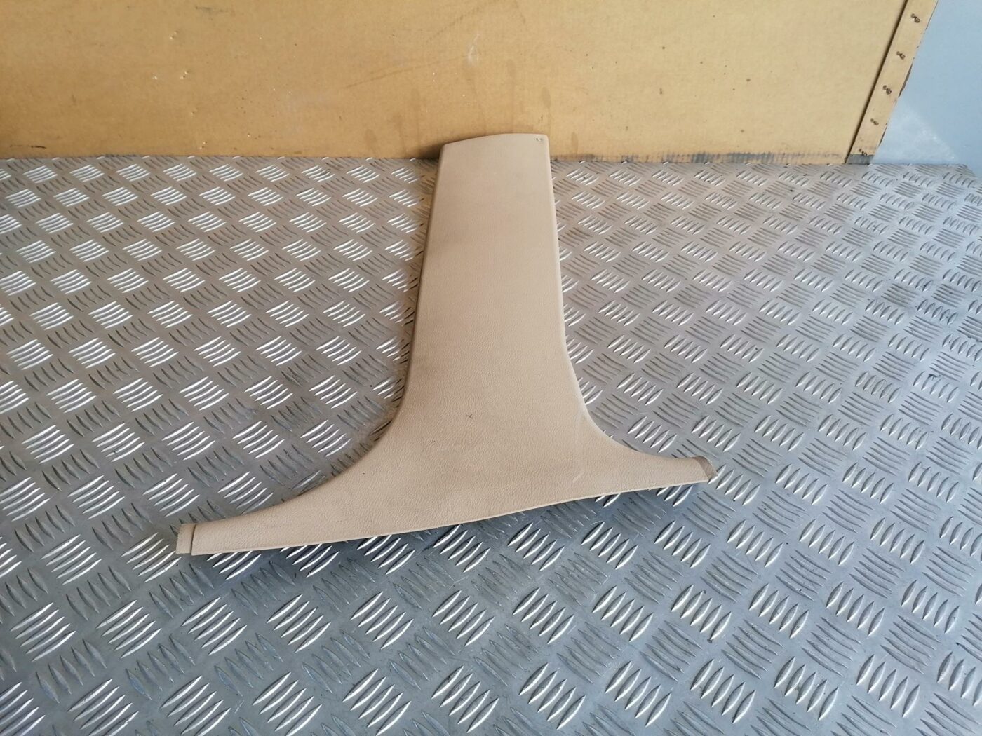 Vidējas salona statnes apdare priekš BMW 530D E39 2001 TOURING