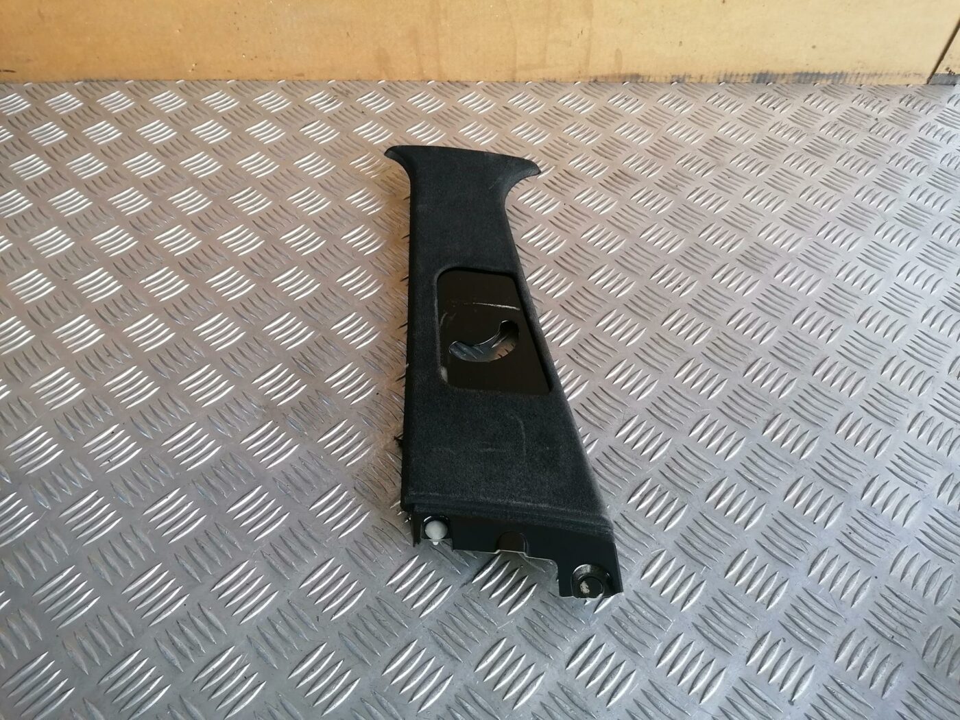 Vidējas salona statnes apdare priekš BMW 530D E39 2001 TOURING