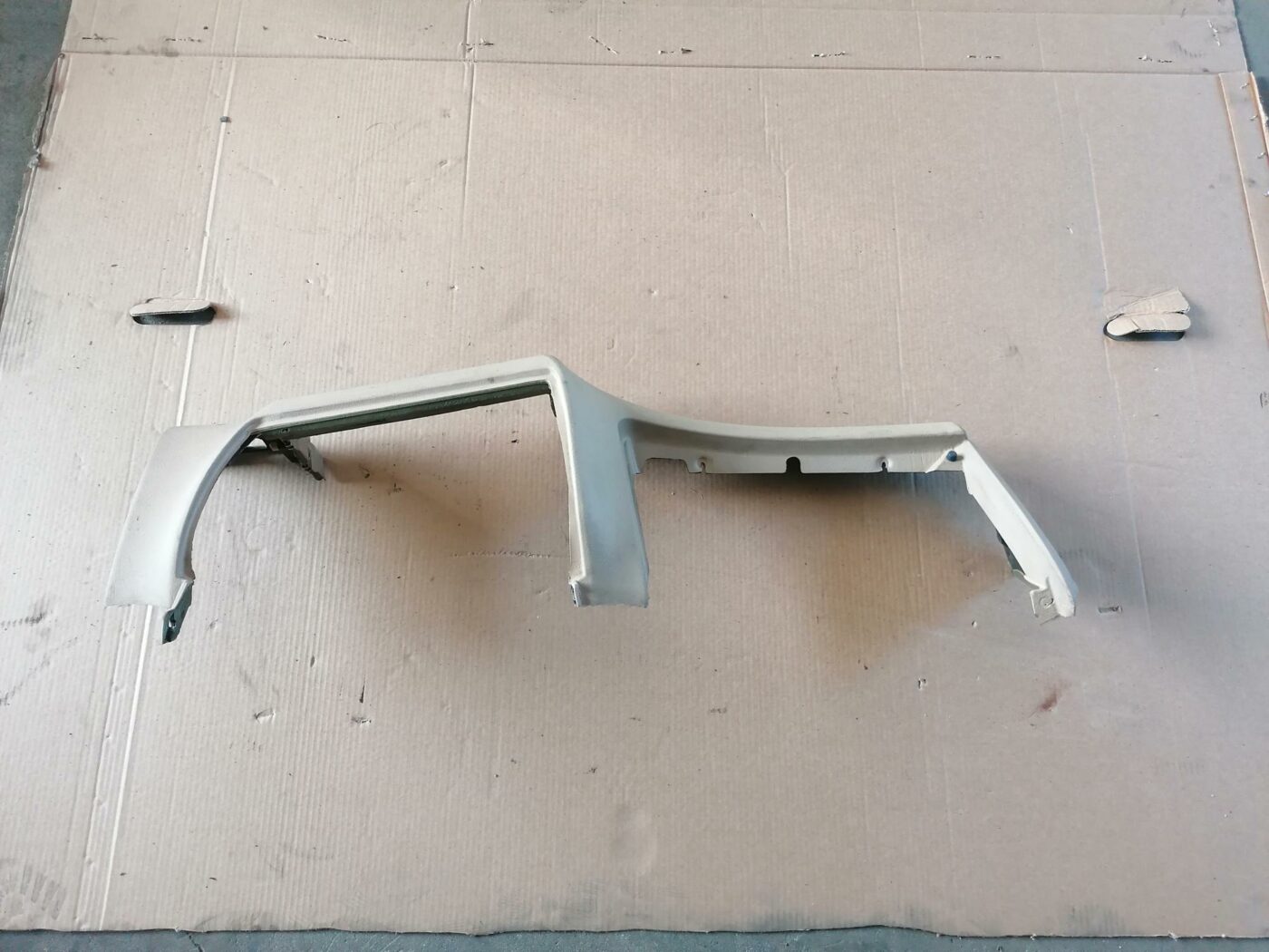 Bagāžnieka nodalījuma sānu apdare priekš BMW 530D E39 2001 TOURING 1 Bagāžnieka nodalījuma sānu apdare priekš BMW 530D E39 2001 TOURING