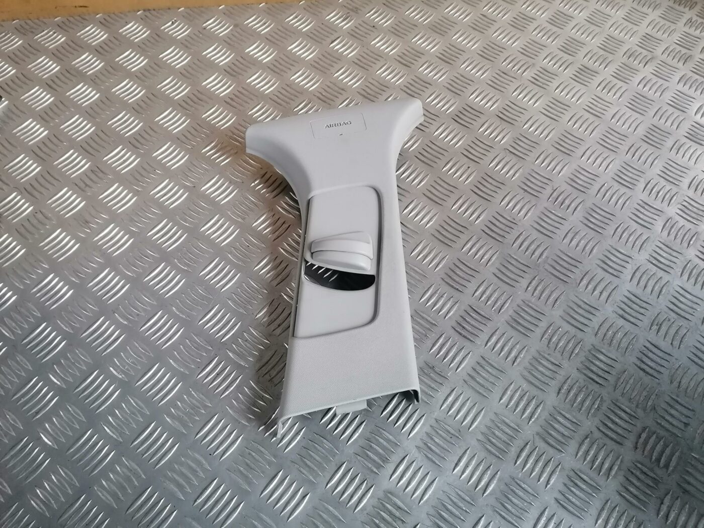 Vidējas salona statnes apdare priekš FORD MONDEO 2007