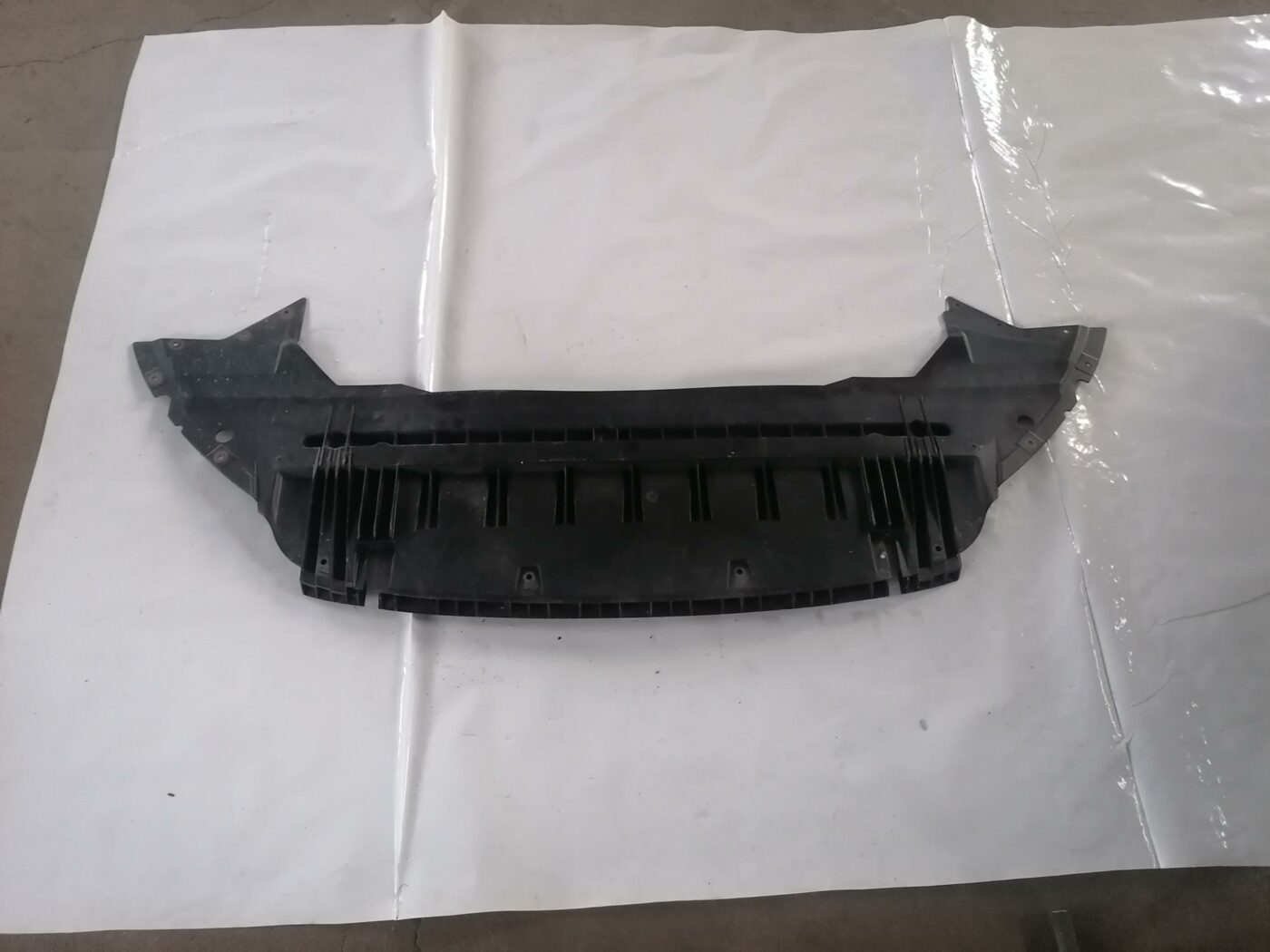 Priekšēja bufera aizsargs priekš FORD MONDEO 2007 1 Priekšēja bufera aizsargs priekš FORD MONDEO 2007