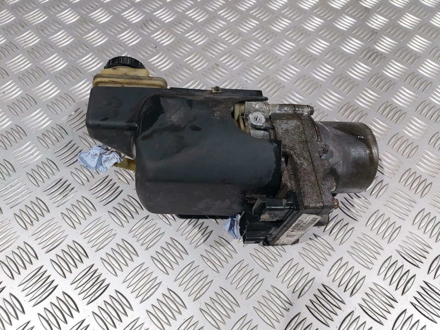 Hidrauliskais pastiprinātājs priekš RENAULT LAGUNA 2011 2 Hidrauliskais pastiprinātājs priekš RENAULT LAGUNA 2011