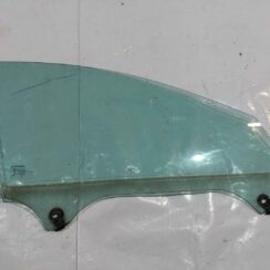 Priekšējo labo durvju stikls priekš RENAULT LAGUNA 2011