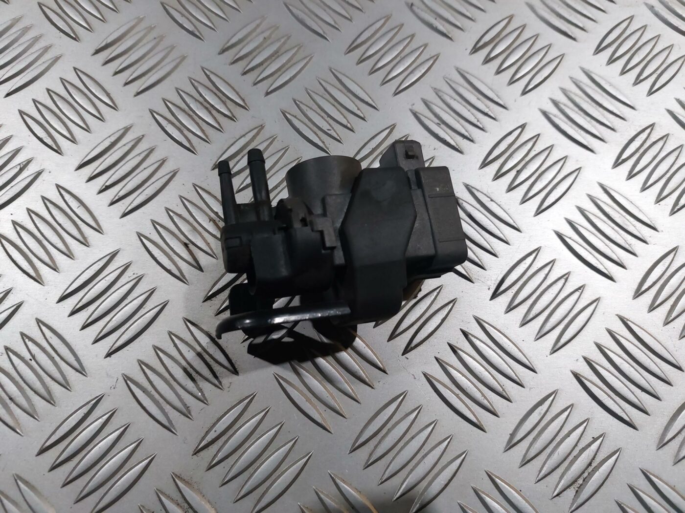 Solenoīda vakuuma vārsts priekš RENAULT LAGUNA 2011