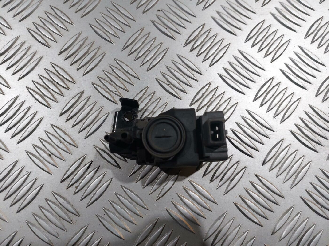 Solenoīda vakuuma vārsts priekš RENAULT LAGUNA 2011