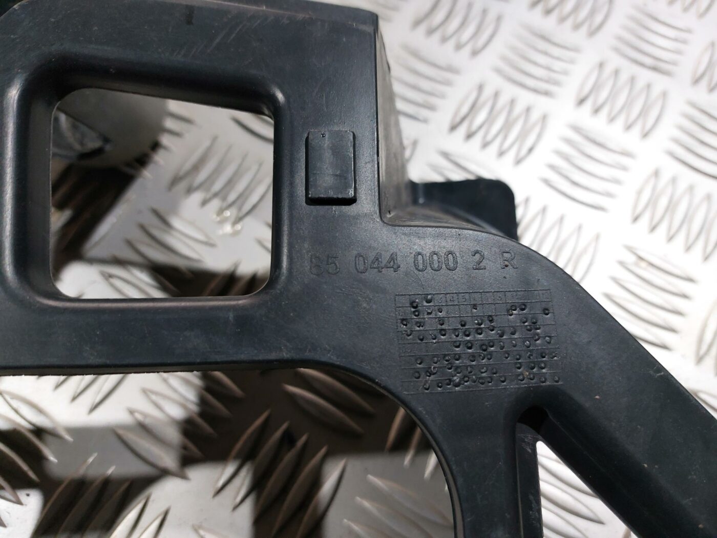 Aizmugurēja bufera kronšteins priekš RENAULT LAGUNA 2011 3 Aizmugurēja bufera kronšteins priekš RENAULT LAGUNA 2011