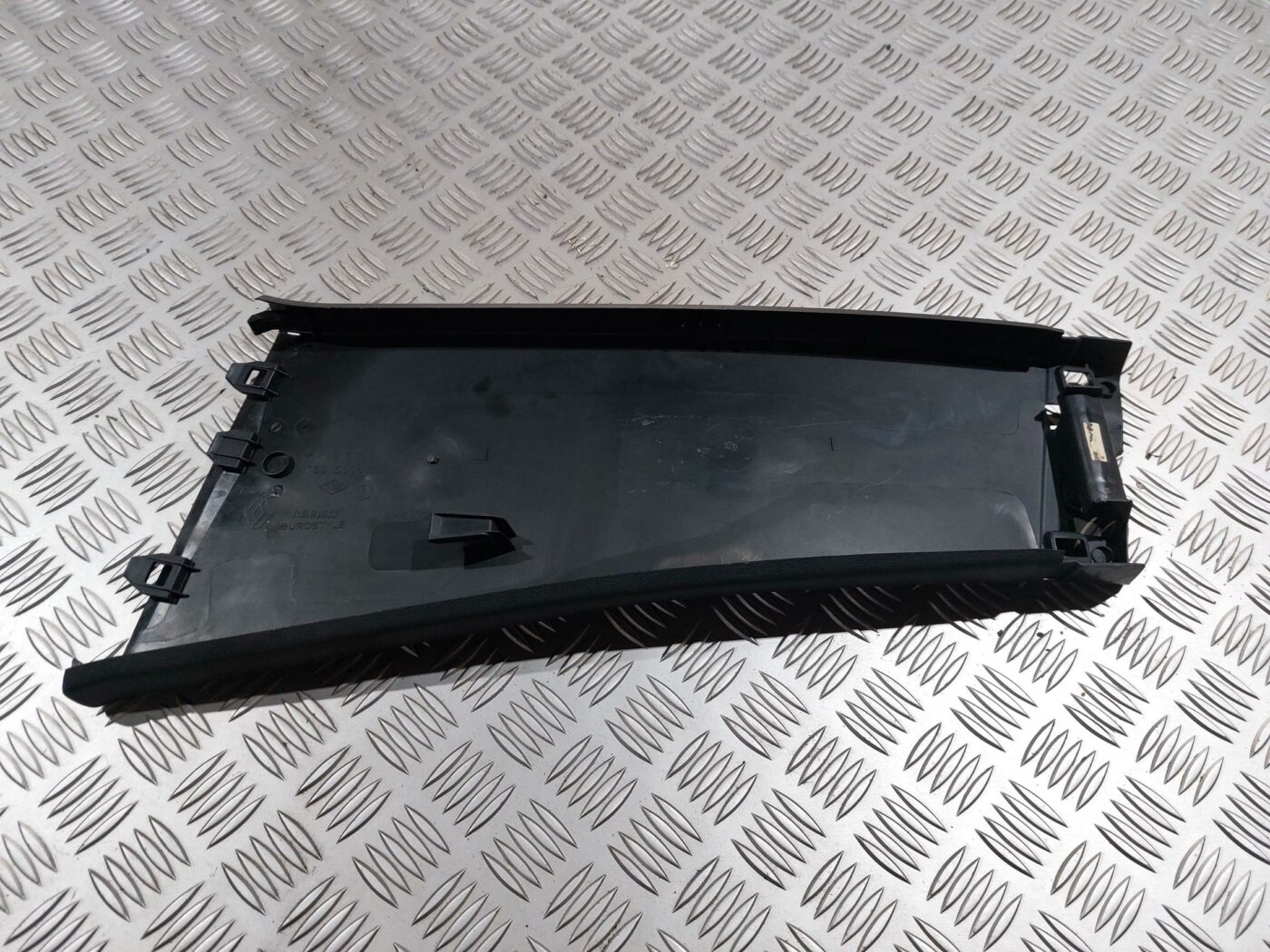 Vidējas salona statnes apdare priekš RENAULT LAGUNA 2011 2 Vidējas salona statnes apdare priekš RENAULT LAGUNA 2011