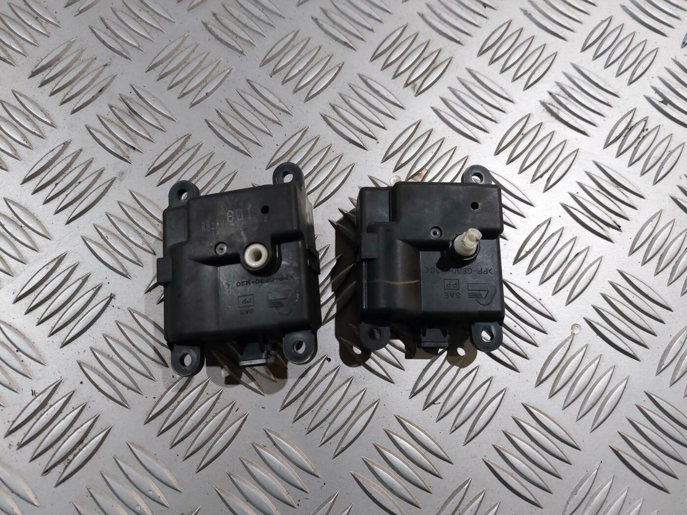 Apsildes sistēmas aktuators priekš RENAULT LAGUNA 2011 1 Apsildes sistēmas aktuators priekš RENAULT LAGUNA 2011