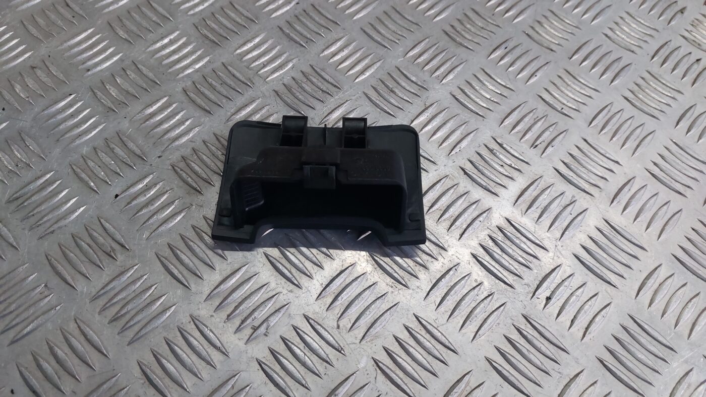 Pelnu trauks priekš VOLVO S40 2004 Black 2 Pelnu trauks priekš VOLVO S40 2004 Black