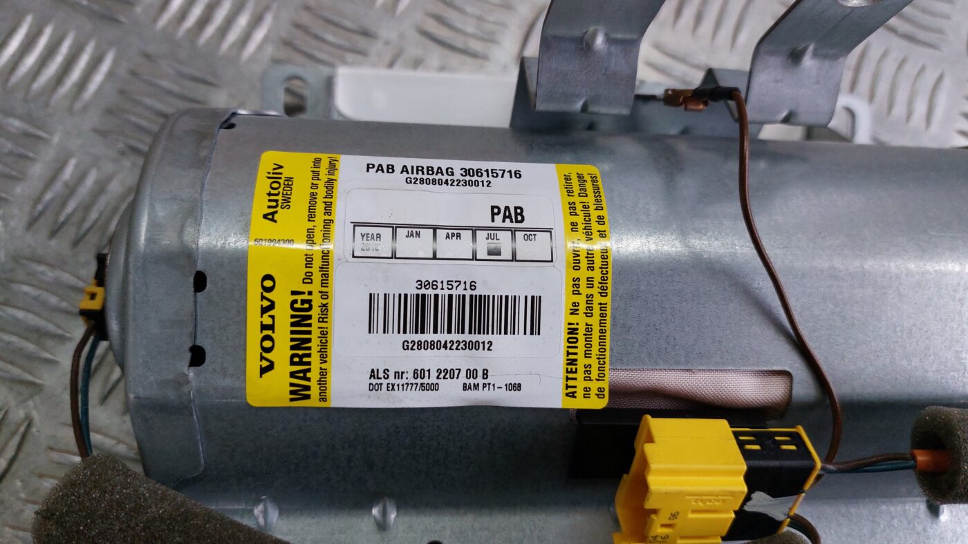 Mērinstrumentu paneļa drošības spilvens priekš VOLVO S40 2004 Black