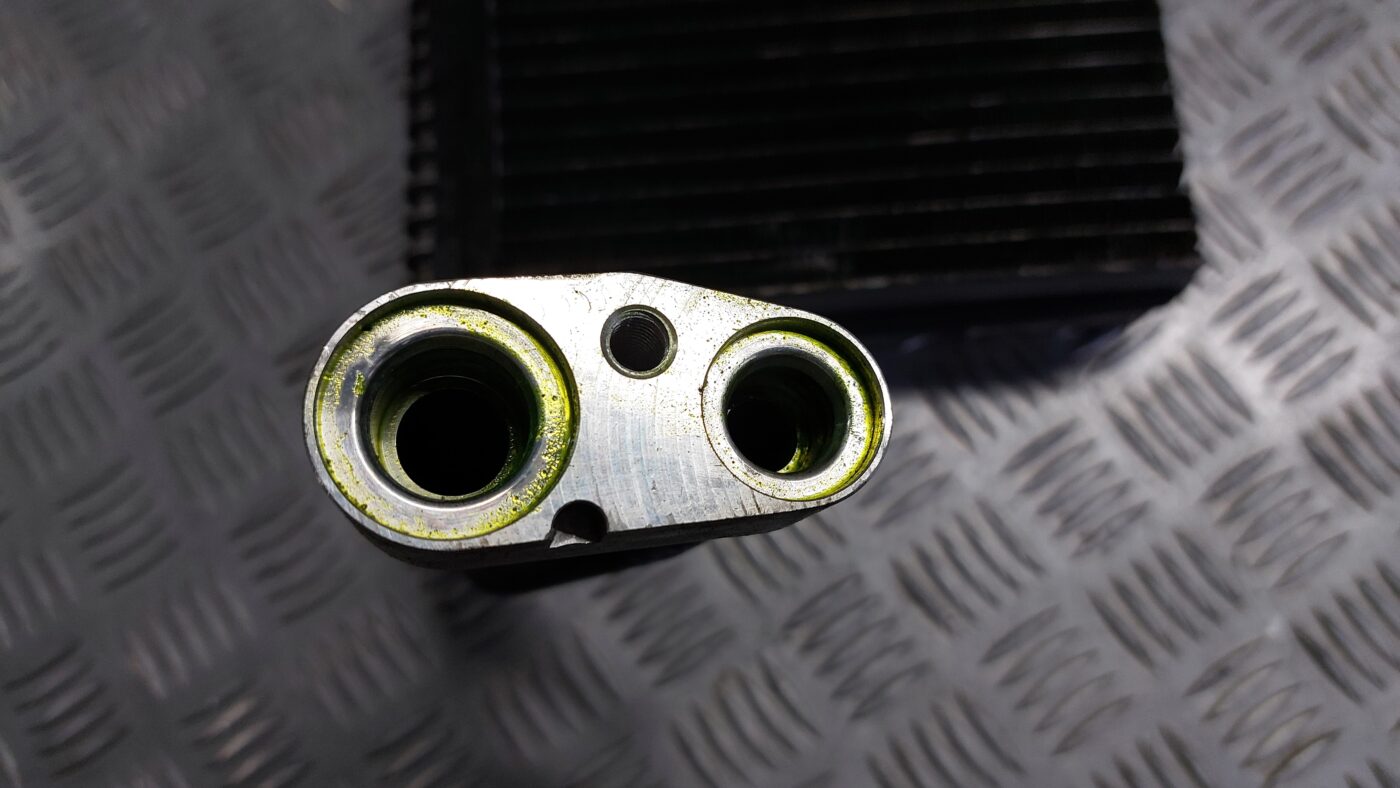 Gaisa kondicionēšanas radiators salonā priekš VOLVO S40 2004 Black 3 Gaisa kondicionēšanas radiators salonā priekš VOLVO S40 2004 Black