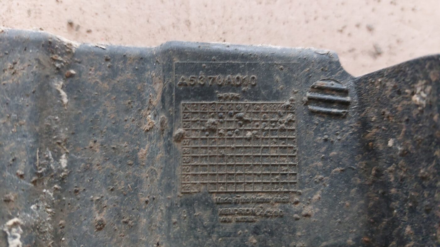 Aizmugurējais labais paspārns priekš MITSUBISHI COLT 2007 3 Aizmugurējais labais paspārns priekš MITSUBISHI COLT 2007