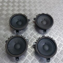 Durvju skaļrunis, apakšā priekš VOLVO V60 2012