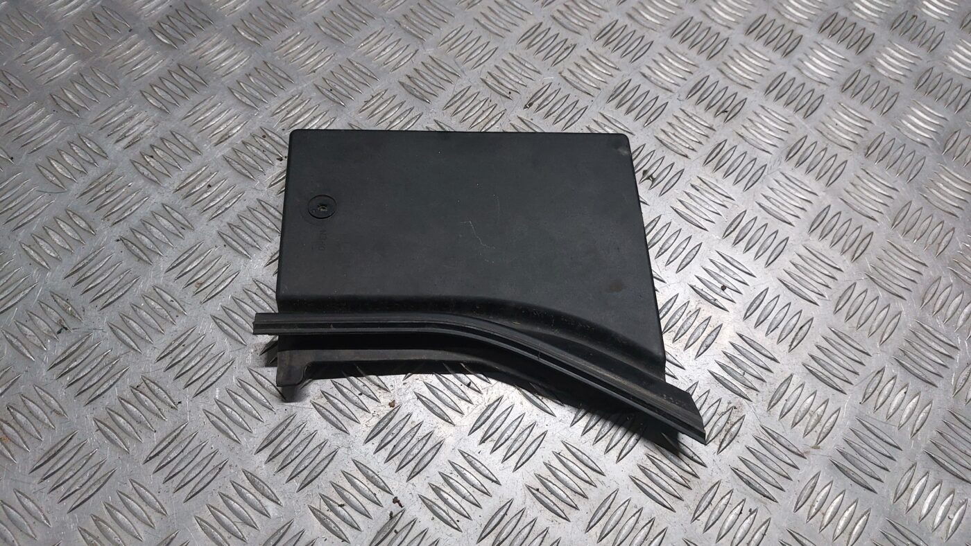 Akumulatora vāks priekš VOLVO V60 2012