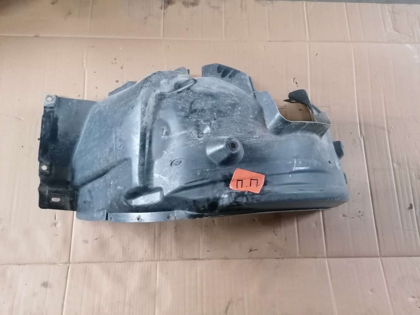 Priekšējais labais paspārns priekš BMW 123 E87 2008 BLACK 1 Priekšējais labais paspārns priekš BMW 123 E87 2008 BLACK