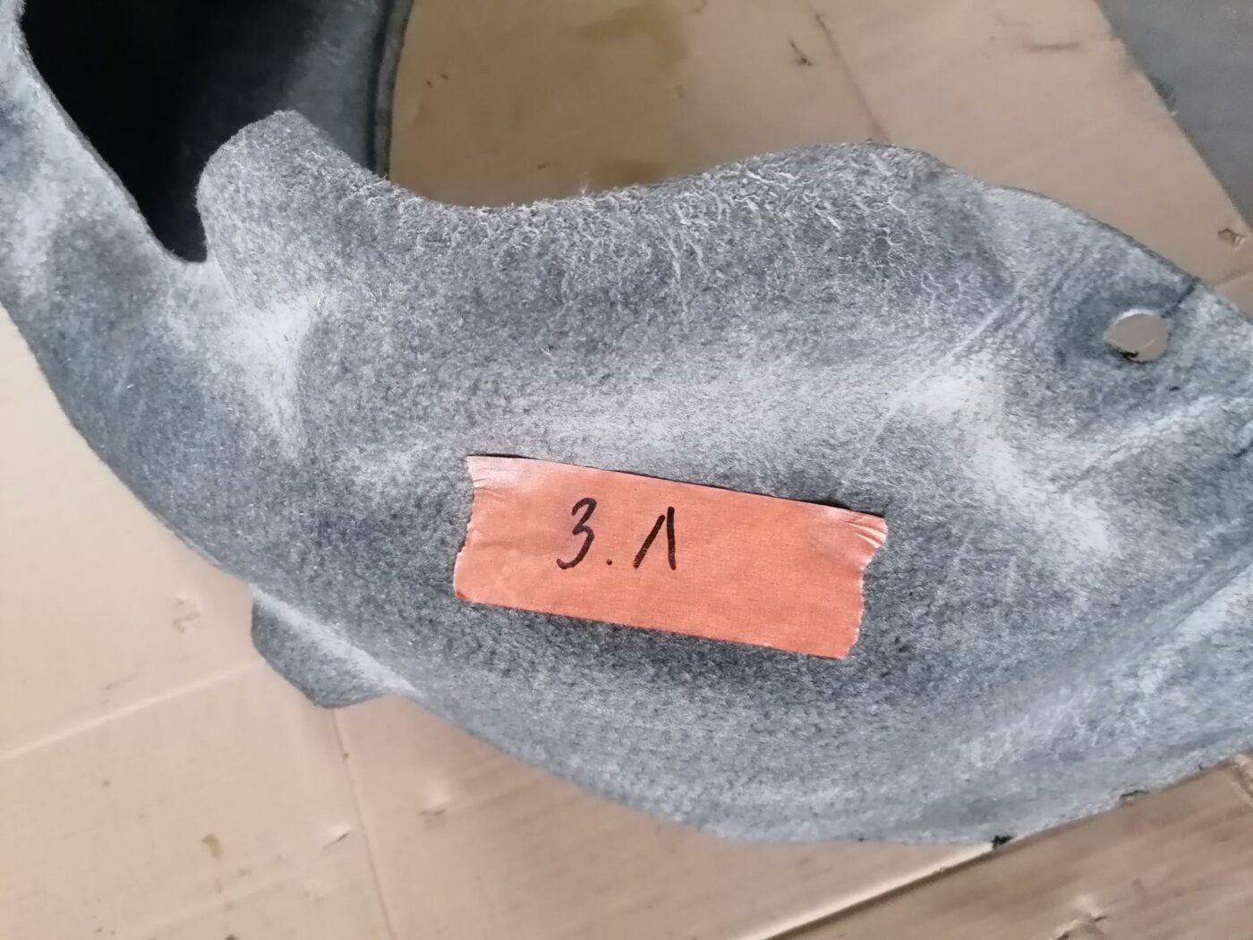 Aizmugurējais kreisais paspārns priekš BMW 123 E87 2008 BLACK 2 Aizmugurējais kreisais paspārns priekš BMW 123 E87 2008 BLACK