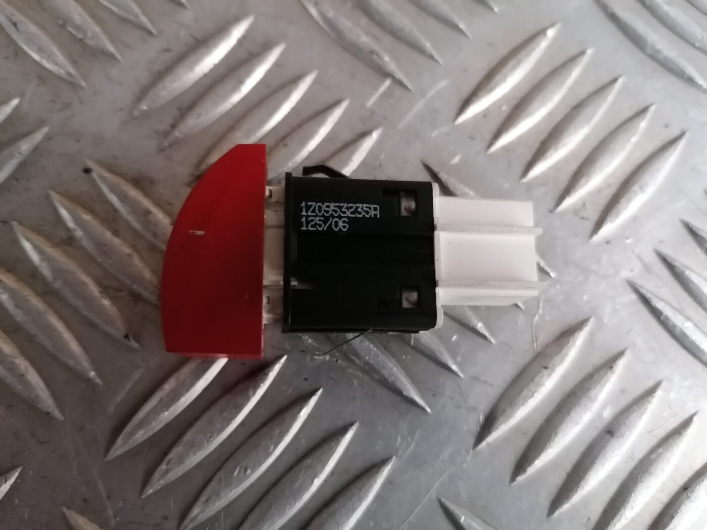 Trauksmes poga priekš ŠKODA OCTAVIA 2006 3 Trauksmes poga priekš ŠKODA OCTAVIA 2006