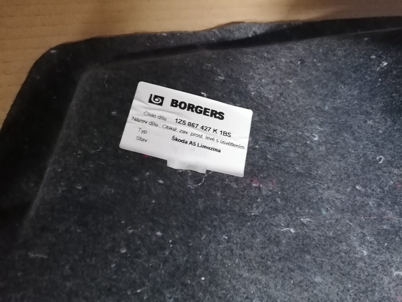 Bagāžnieka nodalījuma sānu apdare priekš ŠKODA OCTAVIA 2006 3 Bagāžnieka nodalījuma sānu apdare priekš ŠKODA OCTAVIA 2006