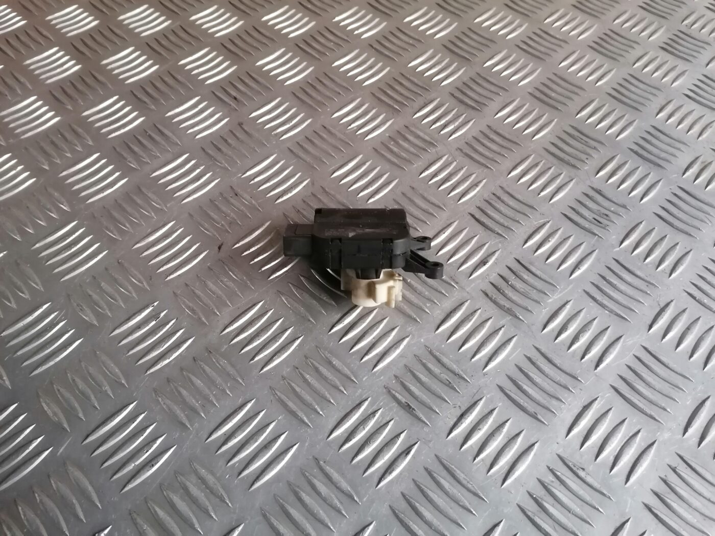 Apsildes sistēmas aktuators priekš ŠKODA OCTAVIA 2006