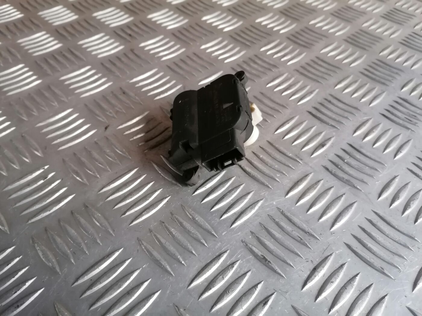 Apsildes sistēmas aktuators priekš ŠKODA OCTAVIA 2006