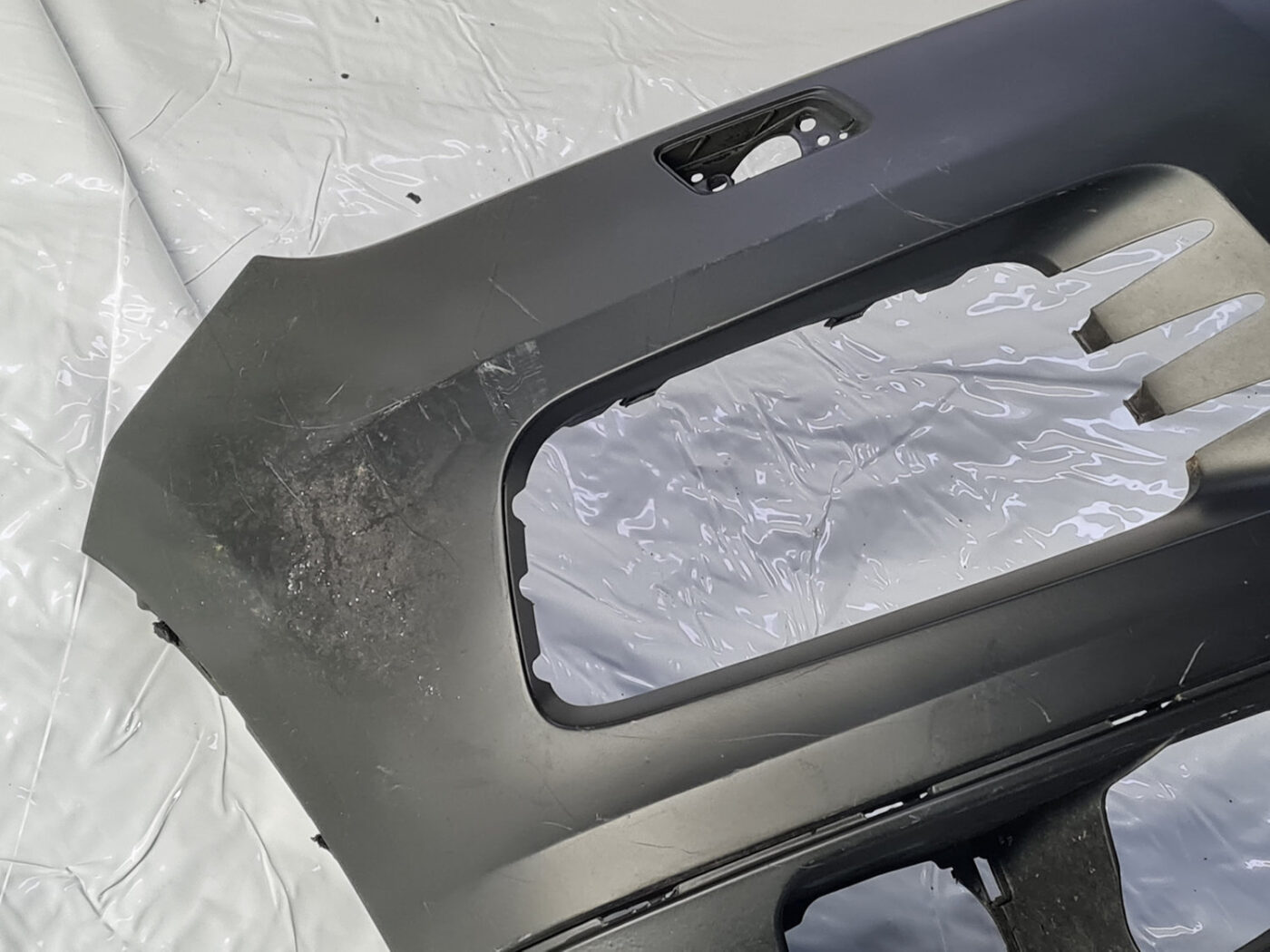 Priekšējais buferis priekš VW TOUAREG 2010-2018 7P6807221C 7P6807061E 10 Priekšējais buferis priekš VW TOUAREG 2010-2018 7P6807221C 7P6807061E