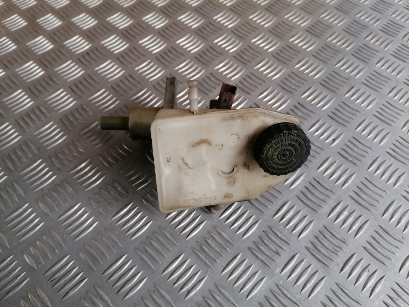 Bremžu pastiprinātāja galvenais cilindrs priekš PEUGEOT 607 2010 6 Bremžu pastiprinātāja galvenais cilindrs priekš PEUGEOT 607 2010