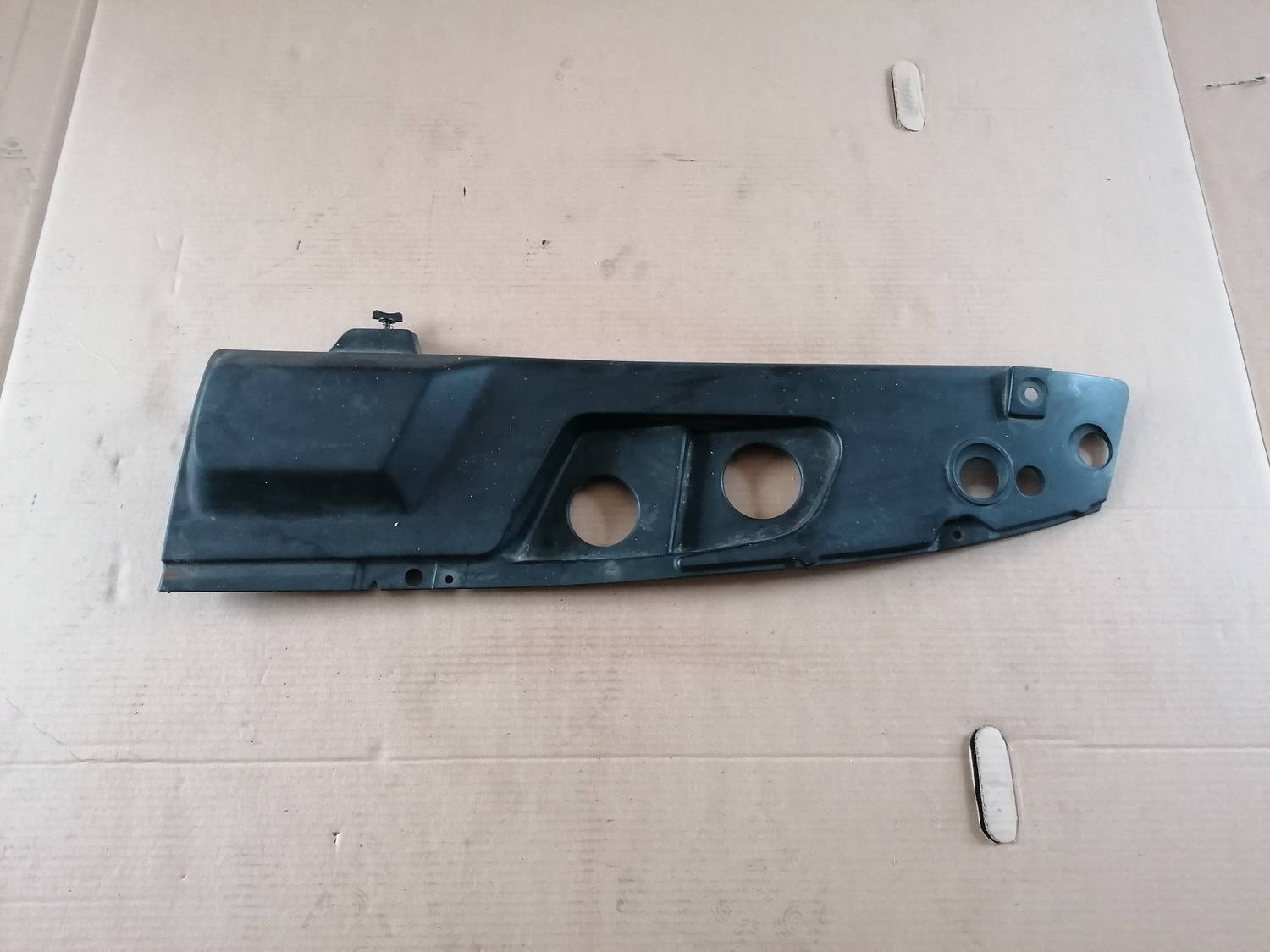 Akumulatora vāks priekš PEUGEOT 607 2010 1 Akumulatora vāks priekš PEUGEOT 607 2010