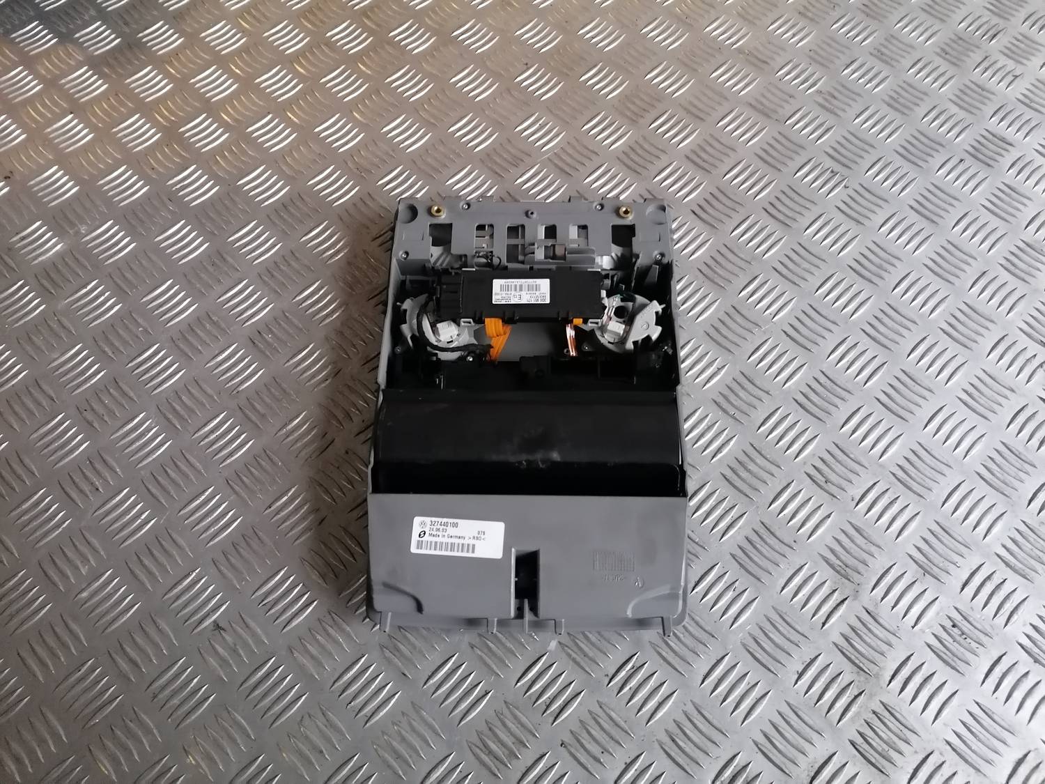 Salona apgaismojuma panelis priekš VW PHAETON 2003 4 Salona apgaismojuma panelis priekš VW PHAETON 2003