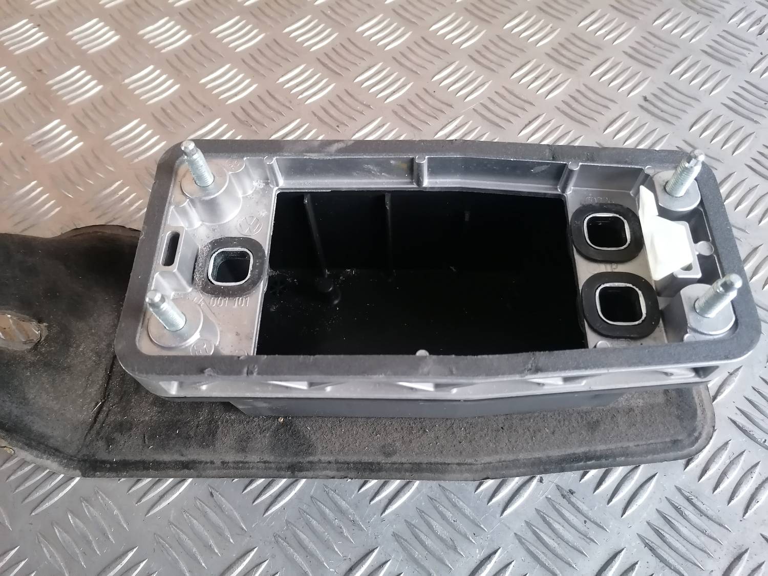 Izpūtēja sistēmas karstuma aizsargs priekš VW PHAETON 2003 3 Izpūtēja sistēmas karstuma aizsargs priekš VW PHAETON 2003