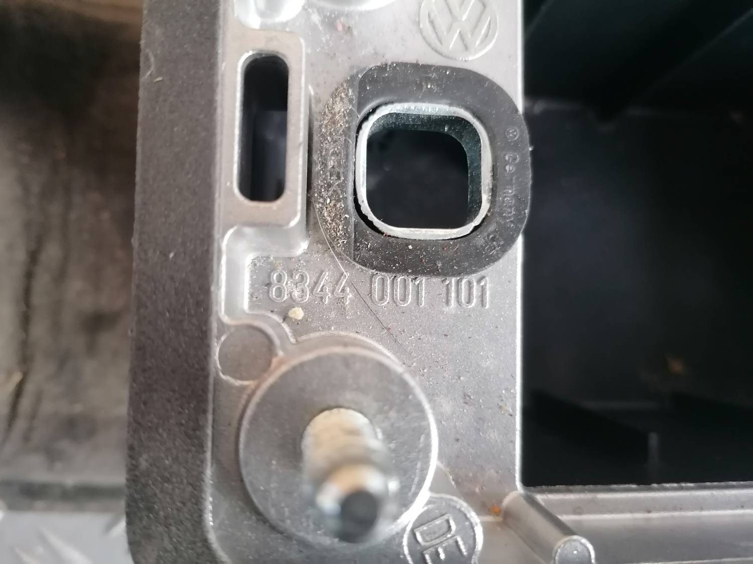 Izpūtēja sistēmas karstuma aizsargs priekš VW PHAETON 2003 5 Izpūtēja sistēmas karstuma aizsargs priekš VW PHAETON 2003