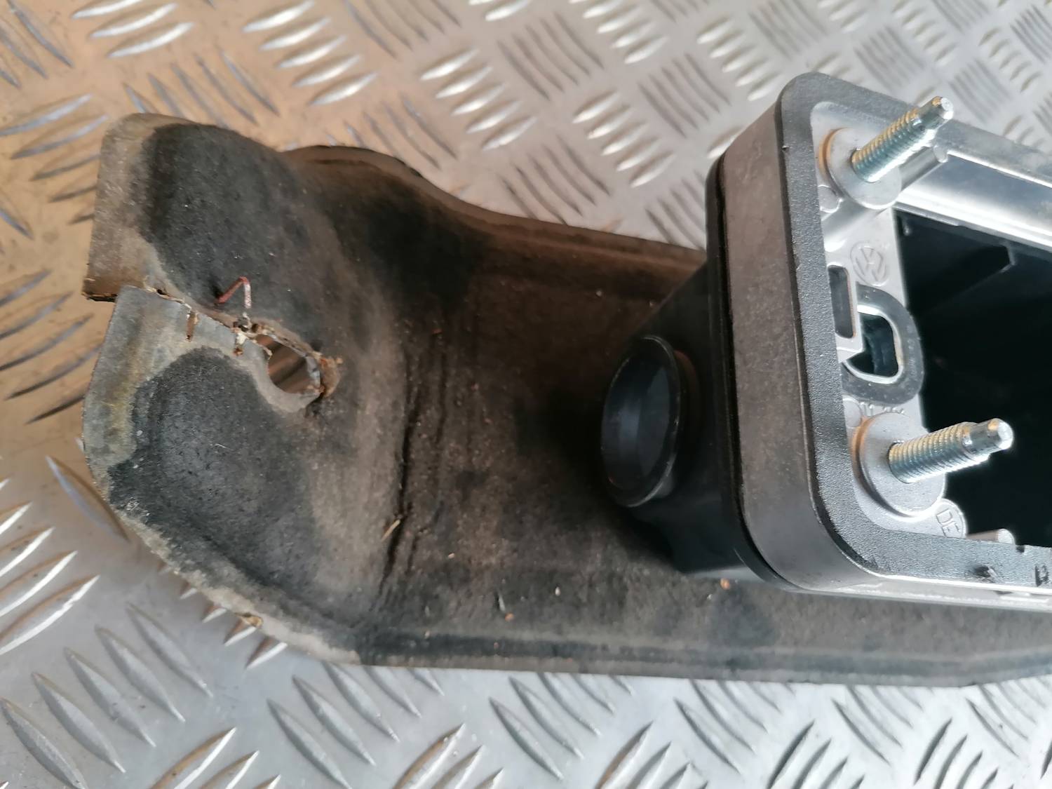 Izpūtēja sistēmas karstuma aizsargs priekš VW PHAETON 2003 4 Izpūtēja sistēmas karstuma aizsargs priekš VW PHAETON 2003