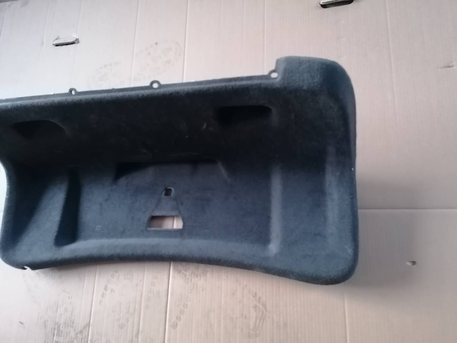 Bagāžnieka vāka liela apdare priekš VW PHAETON 2003 3 Bagāžnieka vāka liela apdare priekš VW PHAETON 2003