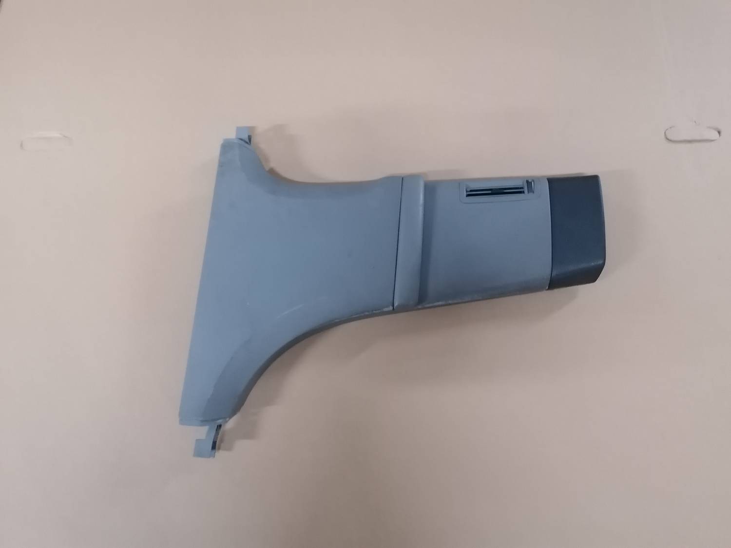 Vidējas salona statnes apdare priekš VW PHAETON 2003