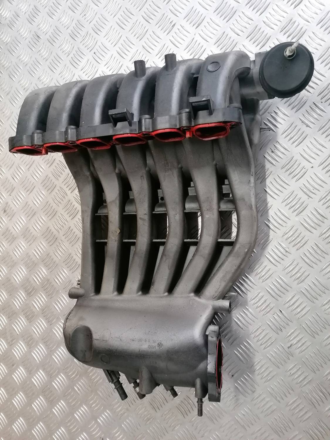 Ieplūdes kolektors priekš VW PHAETON 2003 3 Ieplūdes kolektors priekš VW PHAETON 2003