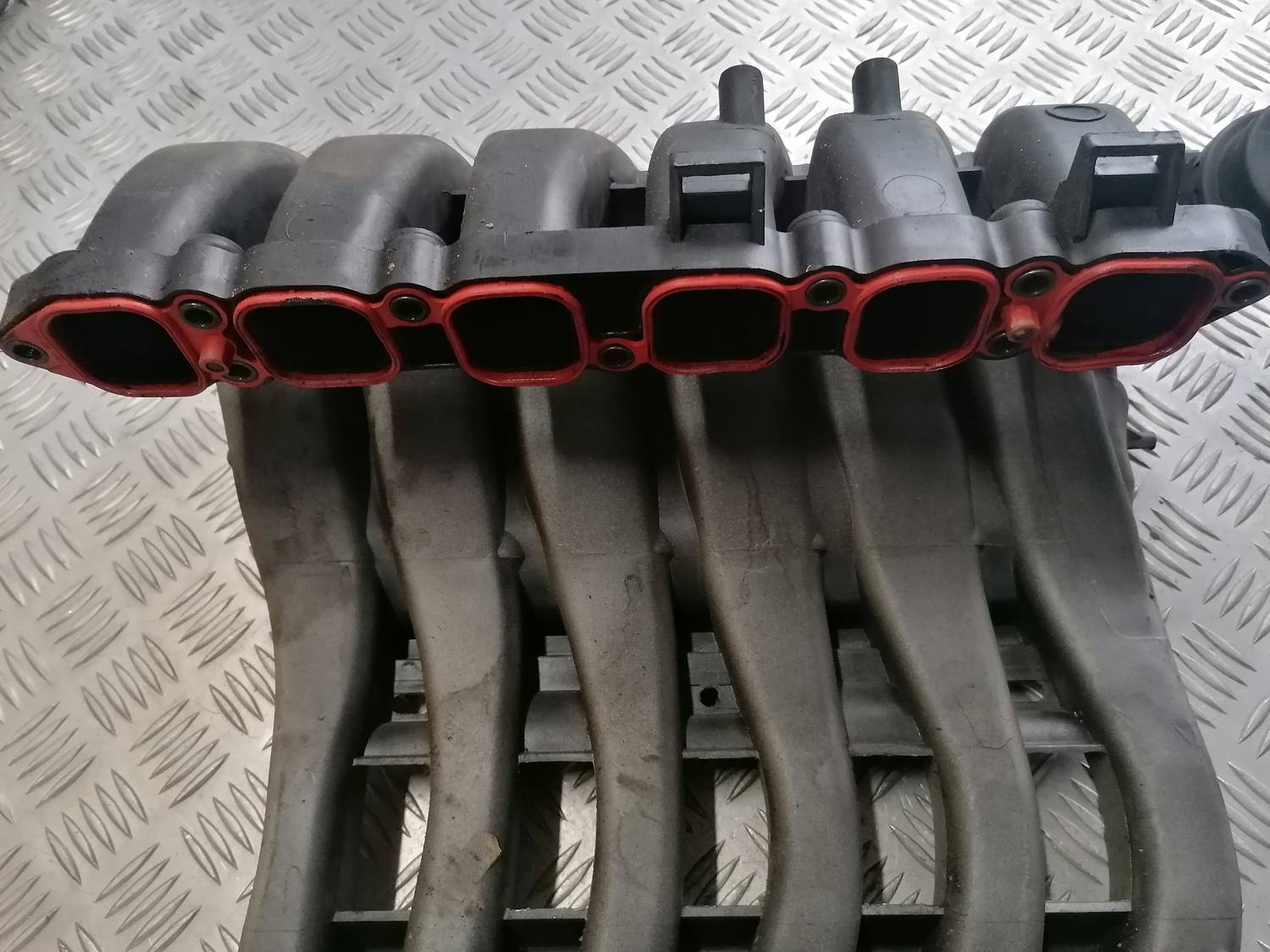 Ieplūdes kolektors priekš VW PHAETON 2003 4 Ieplūdes kolektors priekš VW PHAETON 2003