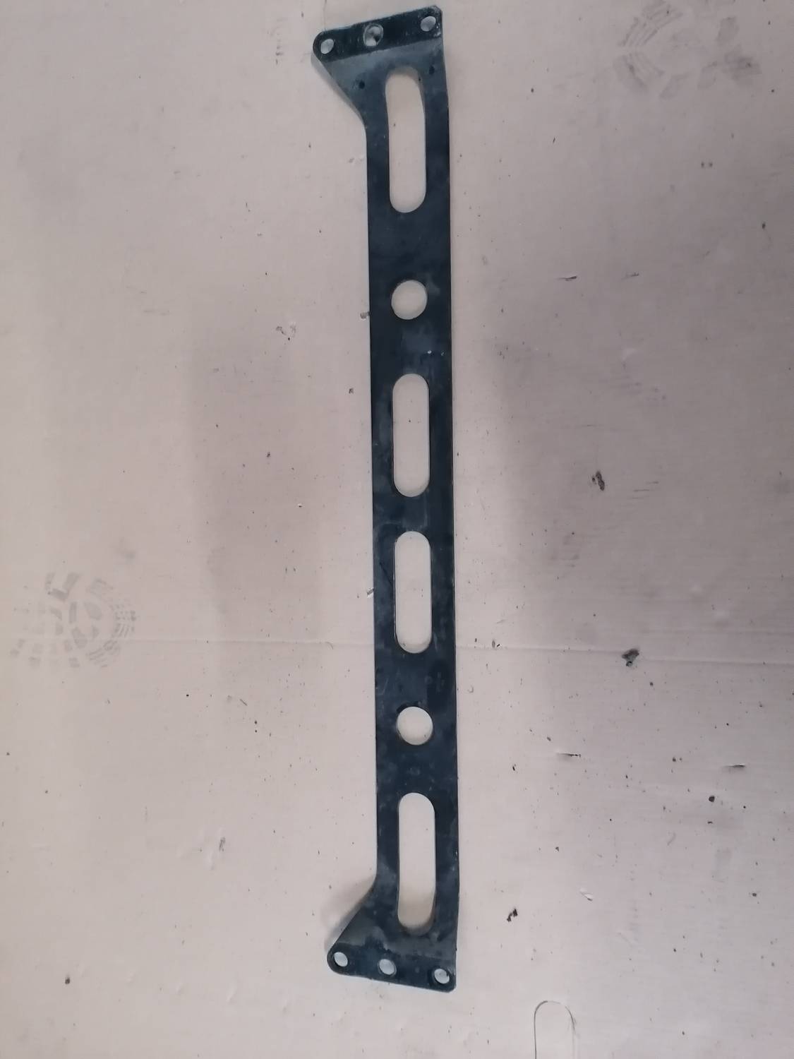 Radiatora kronšteins priekš VW PHAETON 2003 2 Radiatora kronšteins priekš VW PHAETON 2003