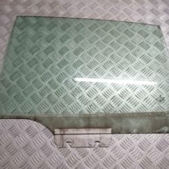 Aizmugurējo labo durvju stikls priekš VW PHAETON 2003