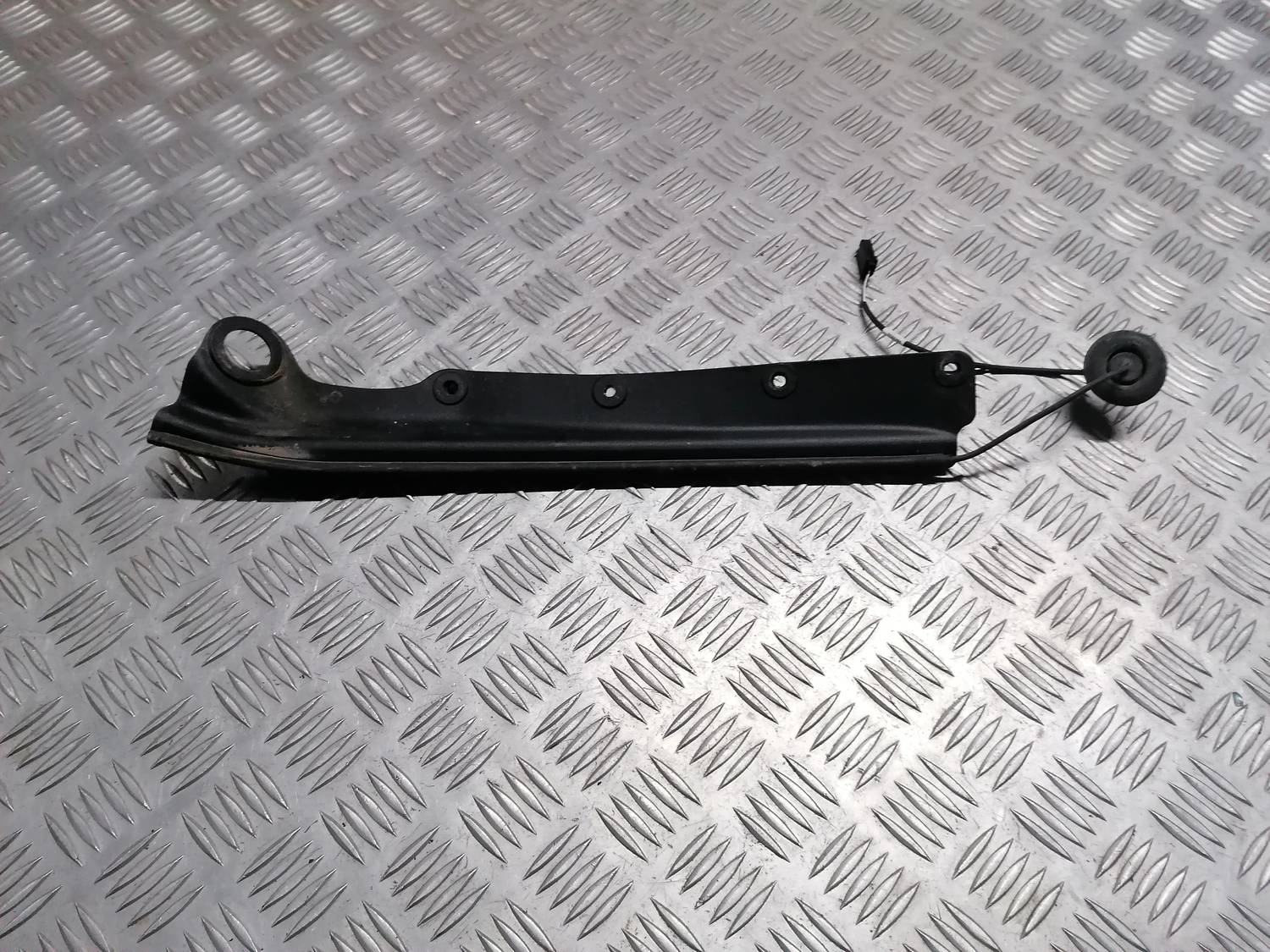 Elektro bagāžnieka vāka sensors priekš OPEL INSIGNIA SPORTS TOURER 2013 1 Elektro bagāžnieka vāka sensors priekš OPEL INSIGNIA SPORTS TOURER 2013