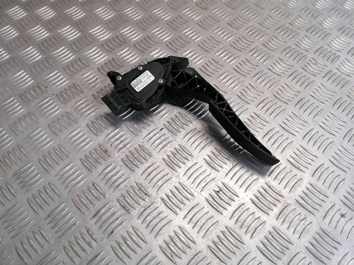 Gāzes pedālis priekš OPEL INSIGNIA SPORTS TOURER 2013 2 Gāzes pedālis priekš OPEL INSIGNIA SPORTS TOURER 2013