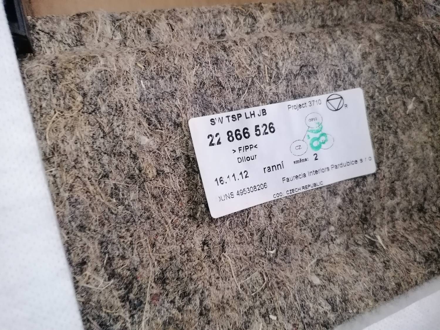 Bagāžnieka nodalījuma sānu apdare priekš OPEL INSIGNIA SPORTS TOURER 2013