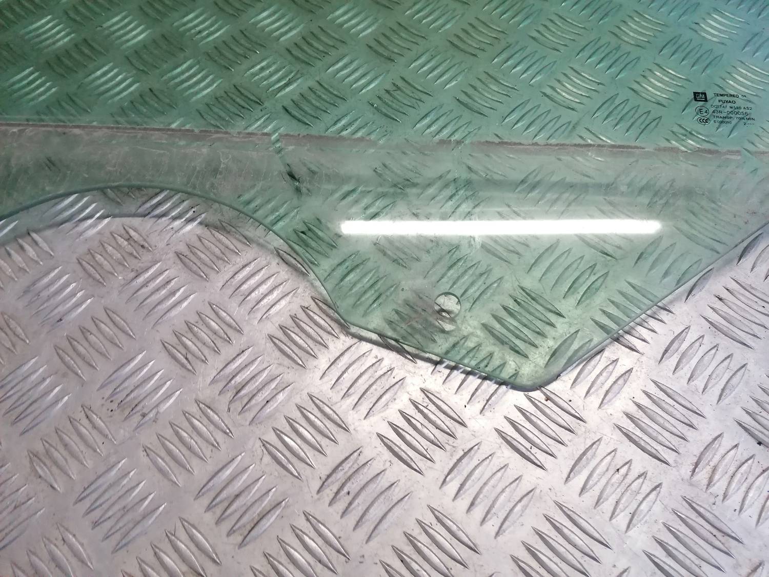 Priekšējo kreiso durvju stikls priekš OPEL INSIGNIA SPORTS TOURER 2013 3 Priekšējo kreiso durvju stikls priekš OPEL INSIGNIA SPORTS TOURER 2013