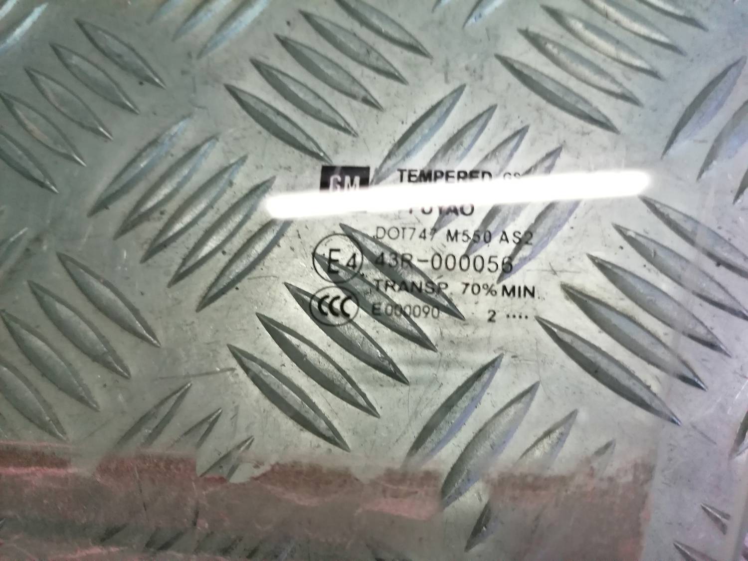 Priekšējo kreiso durvju stikls priekš OPEL INSIGNIA SPORTS TOURER 2013 4 Priekšējo kreiso durvju stikls priekš OPEL INSIGNIA SPORTS TOURER 2013