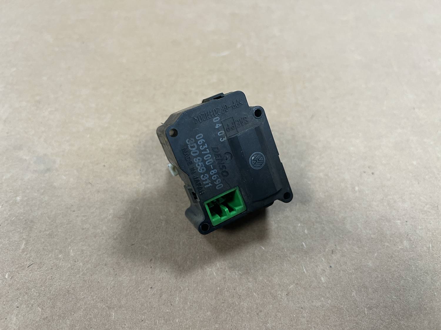 Apsildes sistēmas aktuators priekš VW PHAETON 2003