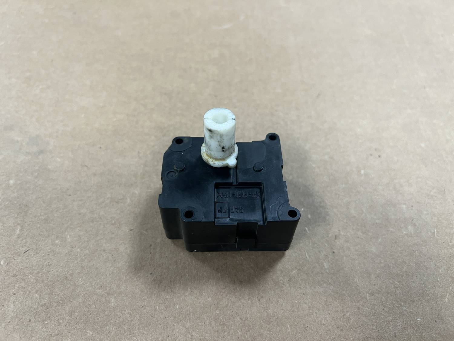 Apsildes sistēmas aktuators priekš VW PHAETON 2003