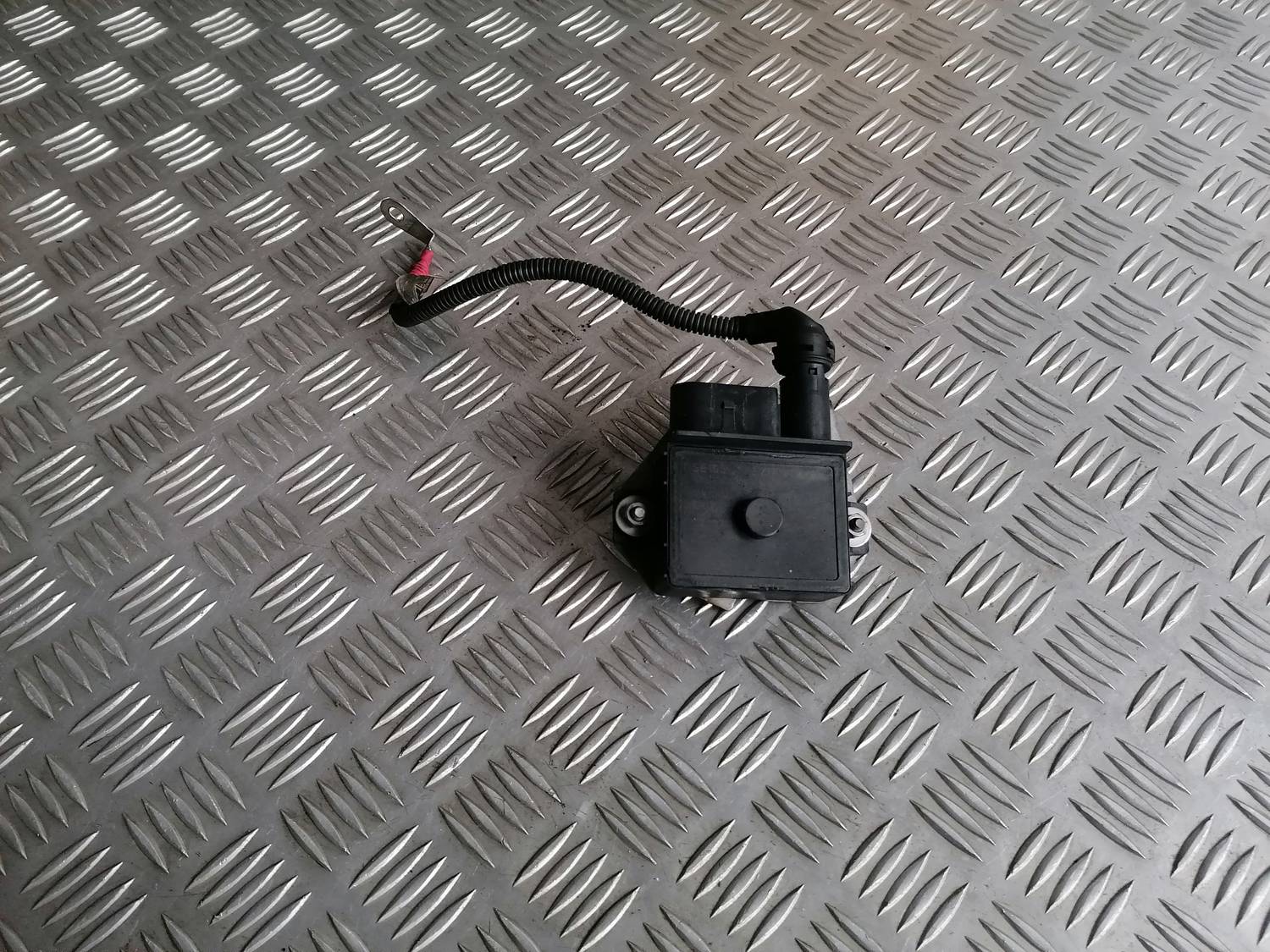 Kvēlsveču releja priekš BMW 318D E91 2008 TOURING 1 Kvēlsveču releja priekš BMW 318D E91 2008 TOURING